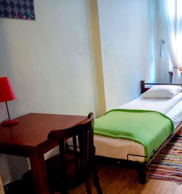 Хостелы Red Nose Hostel Рига-36